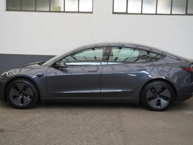 Tesla Model 3 Standard Range