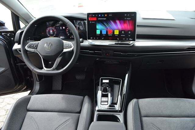 Volkswagen Golf DSG Pro Style Variant