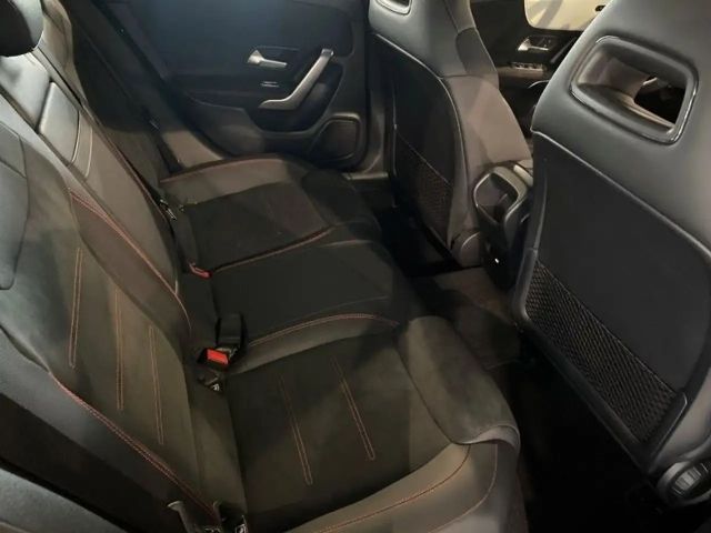 Mercedes-Benz CLA 200 AMG Line Coupé