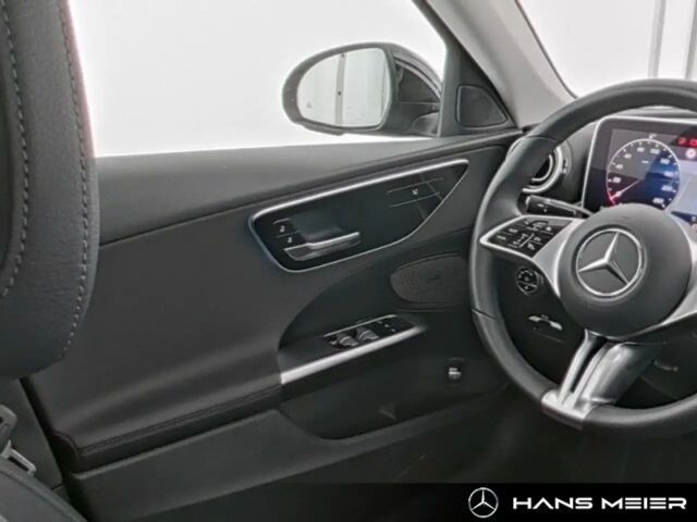 Mercedes-Benz C 200 AVANTGARDE Sedan