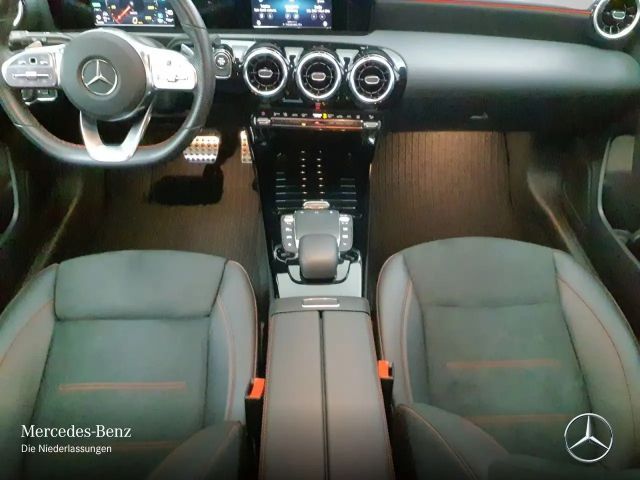 Mercedes-Benz A 250 A 250 e AMG Line