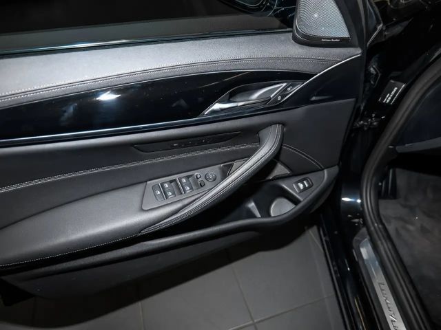 BMW 530 530d Luxury Line Sedan