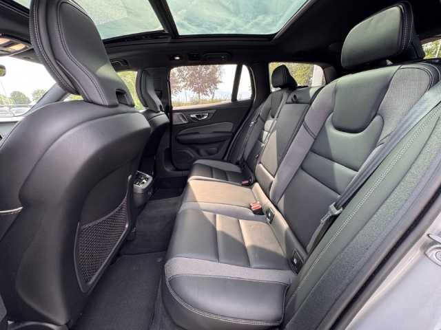 Volvo V60 Dark Hybrid Ultimate