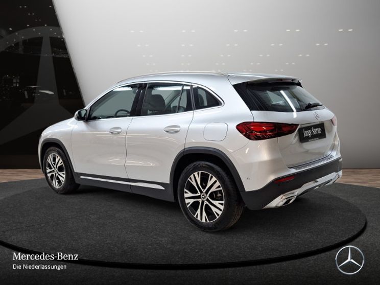 Mercedes-Benz GLA 180 Progressive