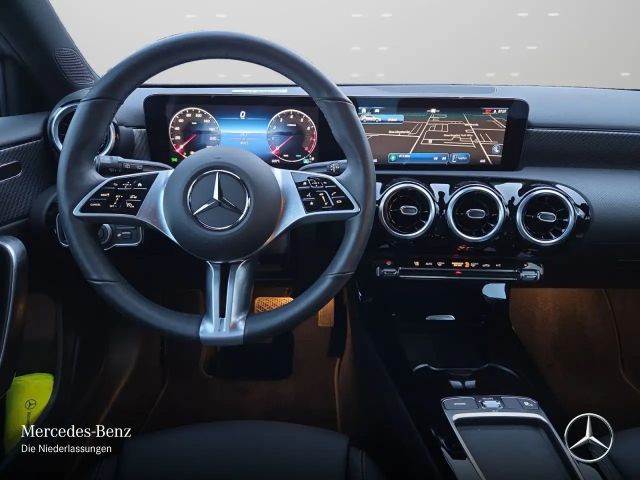 Mercedes-Benz A 200 Progressive