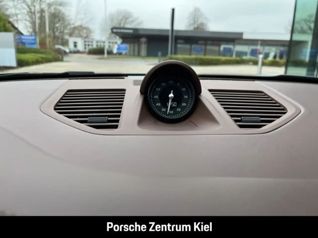 Porsche 992 4 Coupé GTS Targa