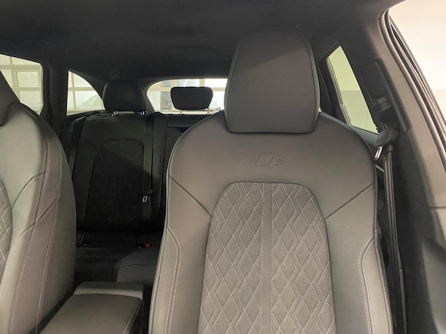 Audi A6 Avant Quattro S-Tronic