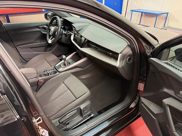 Audi A3 30 TDI Sedan