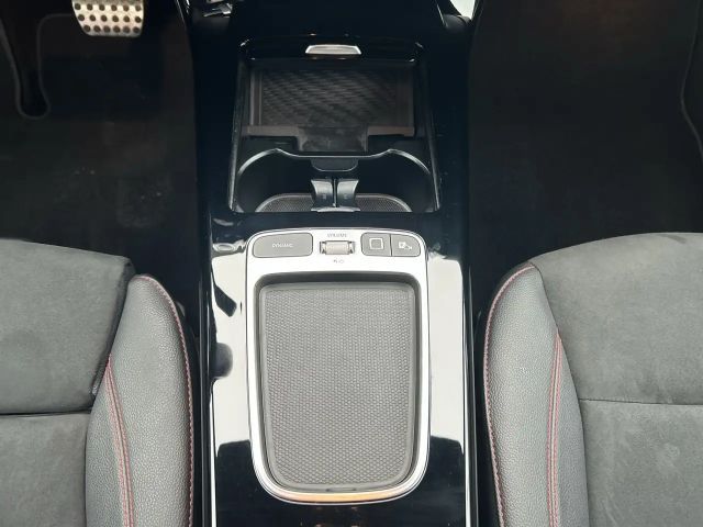 Mercedes-Benz A 180 AMG Line Hatchback