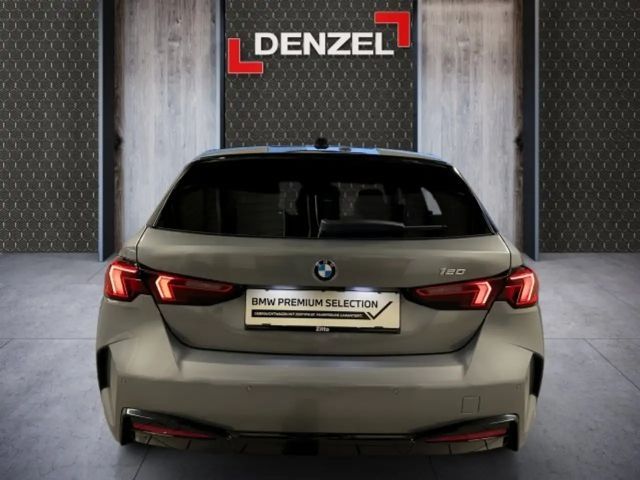 BMW 120 5-deurs Sedan