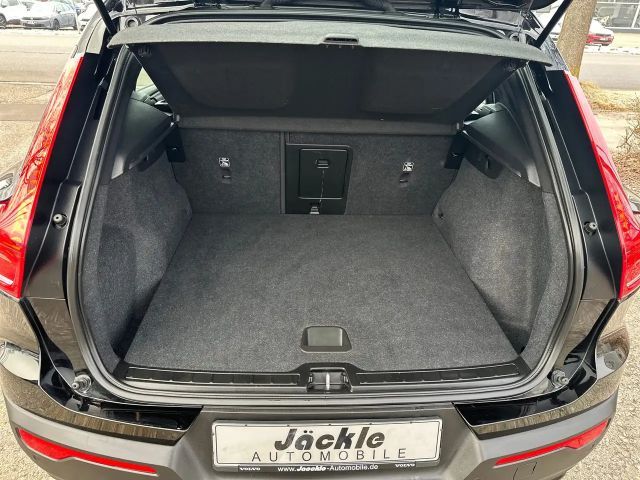 Volvo XC40 Core Recharge