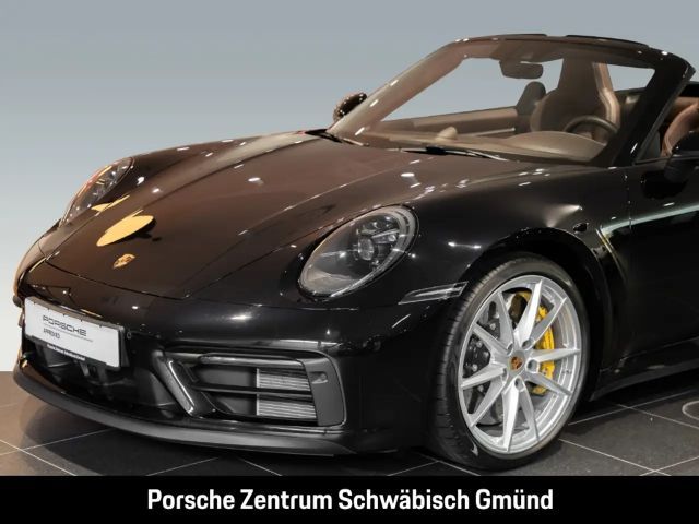 Porsche 992 4 Coupé GTS Targa