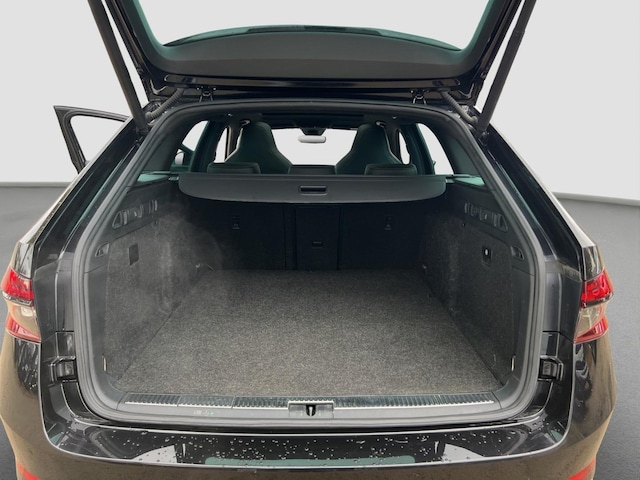 Skoda Superb Combi Sportline iV