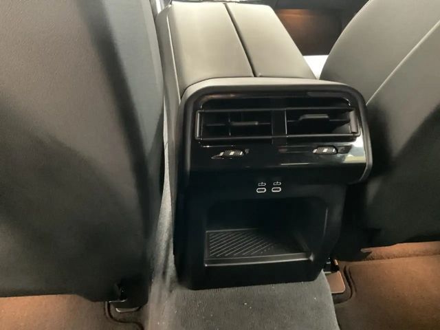 BMW 520 520i M-Sport Sedan