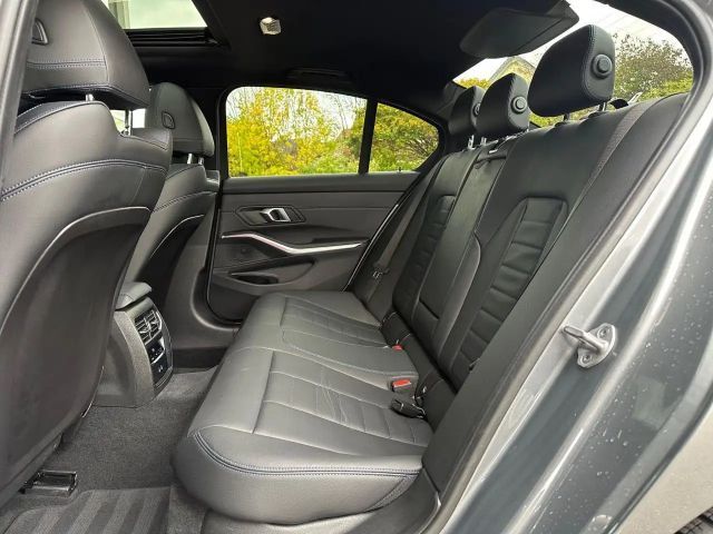 BMW 330 330i M-Sport Sedan xDrive