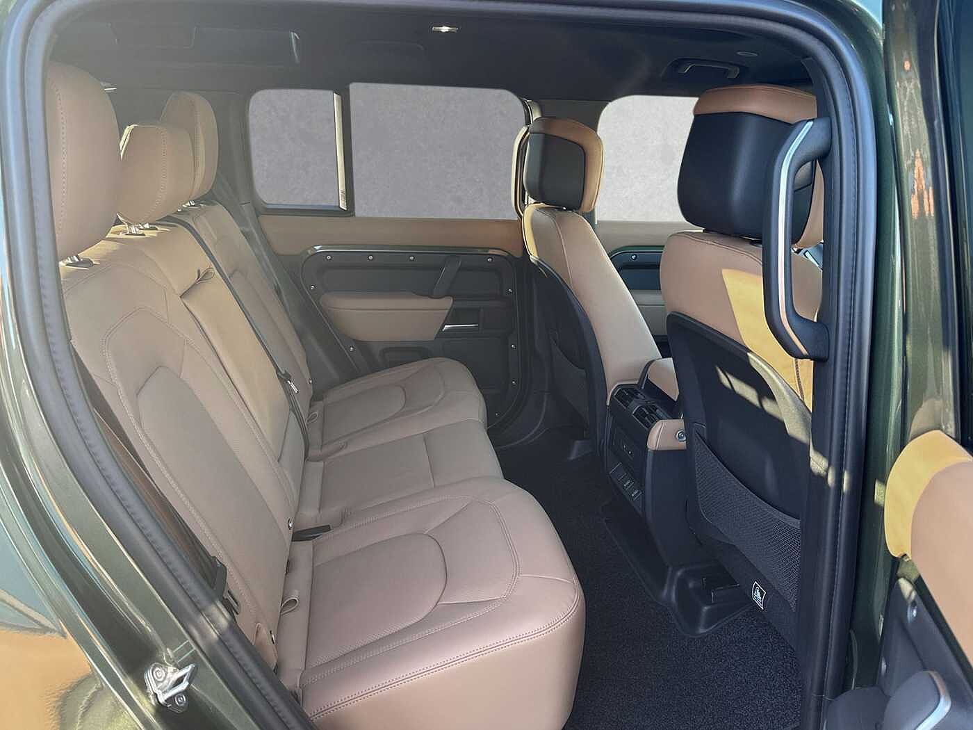 Land Rover Defender 110