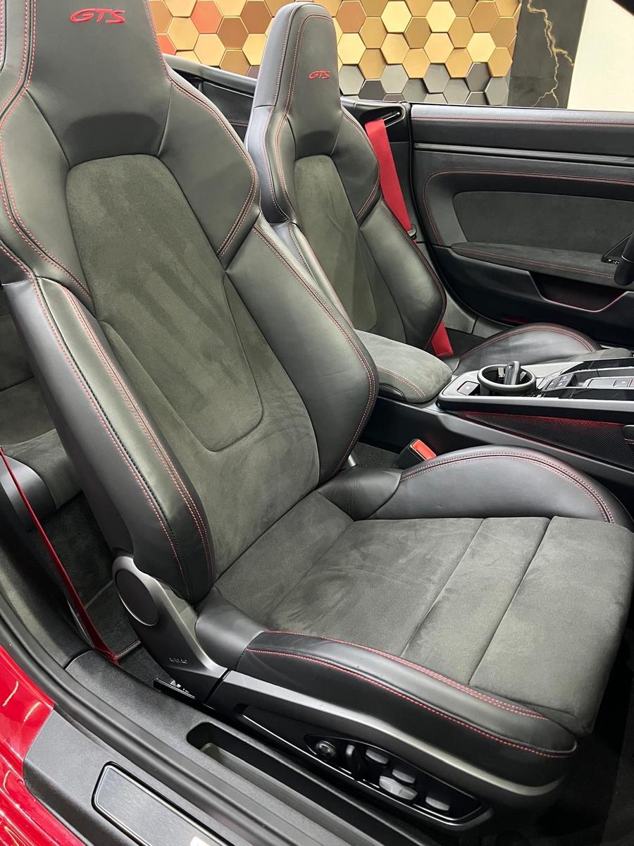 Porsche 911 4 992 Cabriolet Carrera GTS