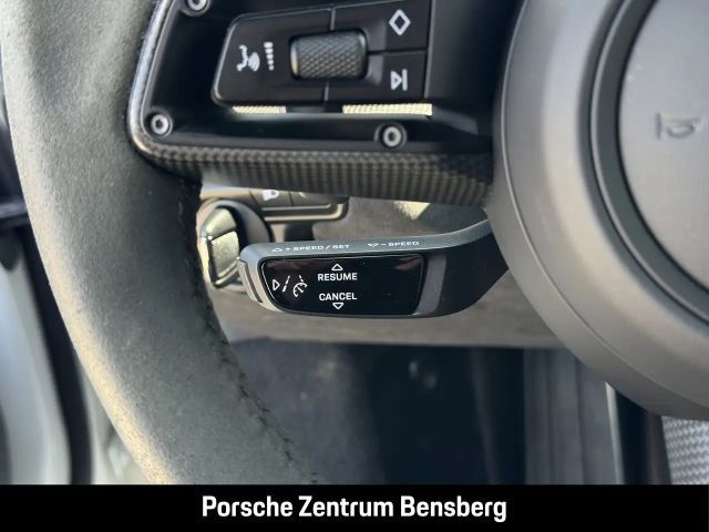 Porsche 992 Carrera Coupé GTS