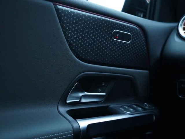 Mercedes-Benz EQB 300 4MATIC Electric Art