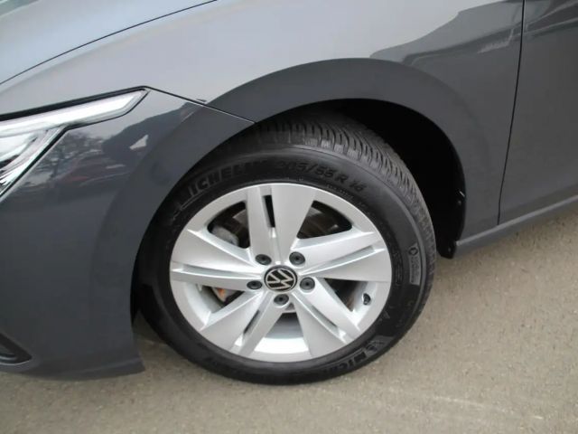 Volkswagen Golf Life Variant