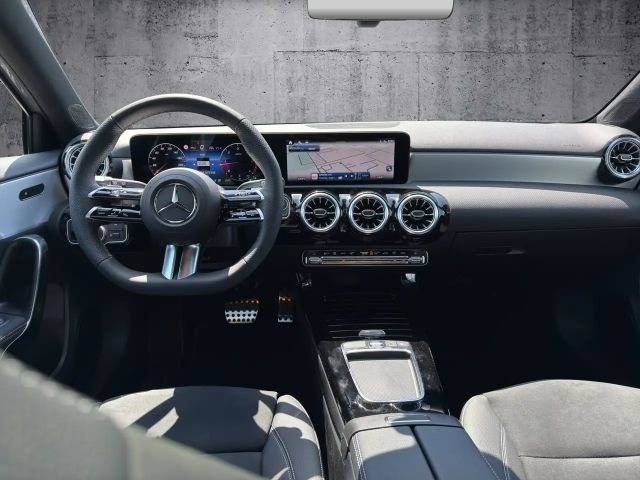 Mercedes-Benz A 200 A 200 d AMG Line