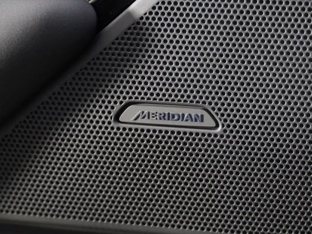 Land Rover Range Rover Velar SE