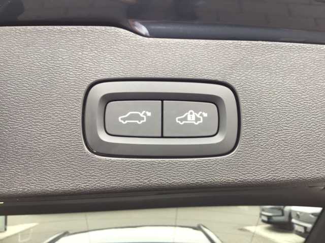 Volvo V60 AWD Dark Plus T6