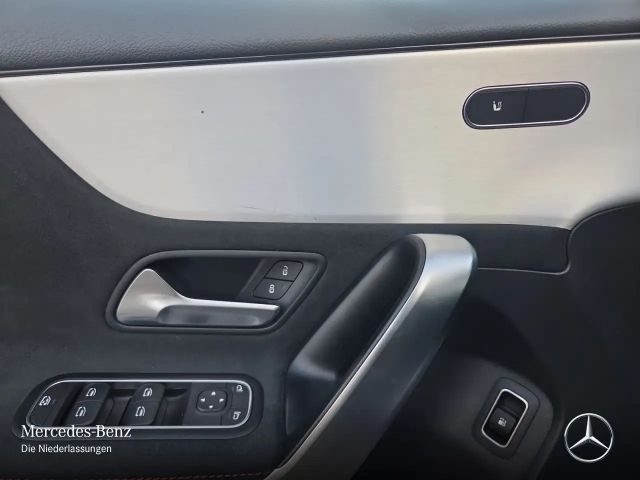 Mercedes-Benz A 250 A 250 e AMG Line