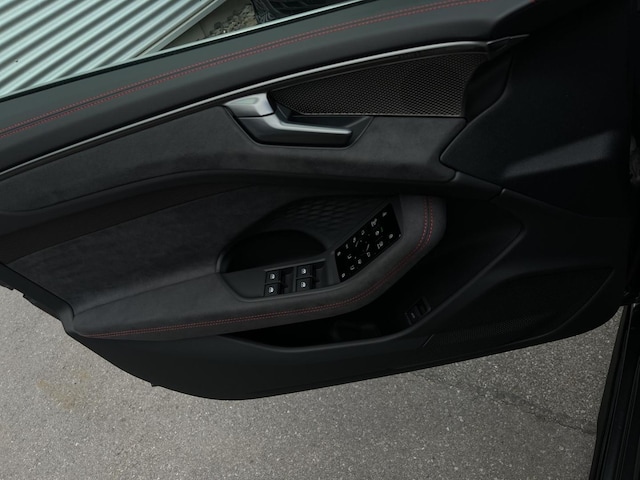 Audi A6 e-tron Avant Quattro