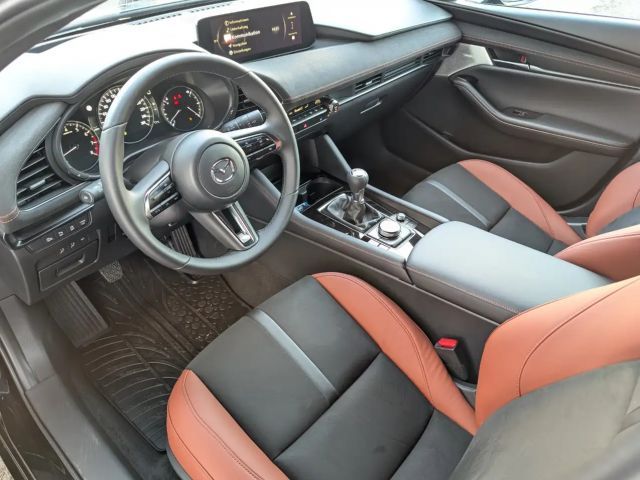 Mazda 3 2.5 G140 NAGISA