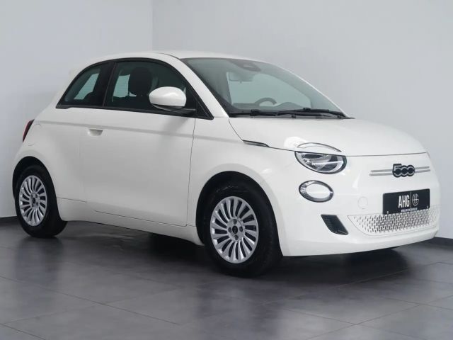 Fiat 500e 87KW/42kWh/DC-LADEN/CARPLAY/DAB/SOH