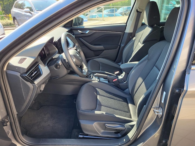 Skoda Scala 16"LM 2AC+ Navi behFS 4PDC SunSet FSE