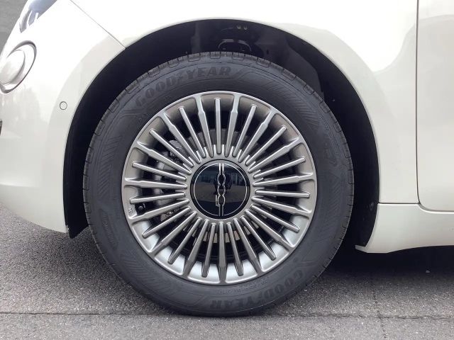 Fiat 500e 3+1 DAB #BT #ANDROID #NAVI #PDC