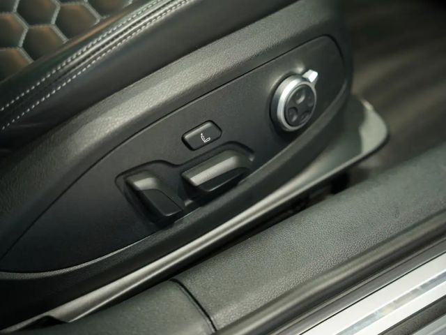 Audi RS4 Avant Quattro