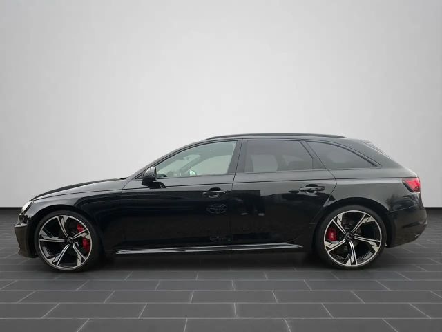 Audi RS4 Avant Quattro