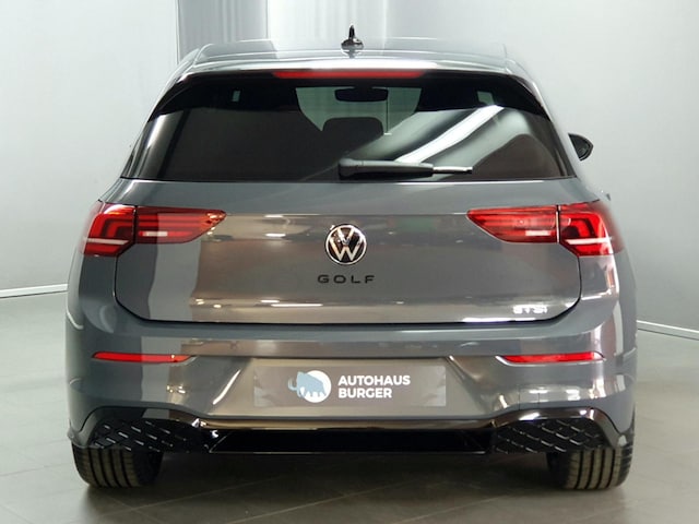 Volkswagen Golf 1.5 eTSI DSG R-Line