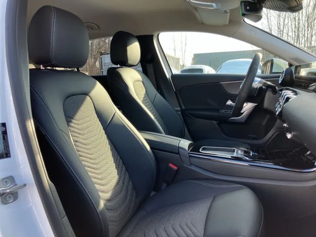 Mercedes-Benz A 180 A 180 d Hatchback