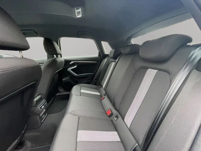 Audi A3 30 TDI Sedan