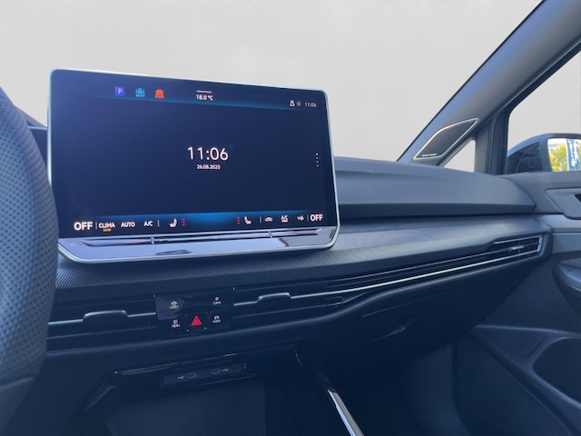 Volkswagen Golf 1.5 eTSI DSG IQ.Drive R-Line