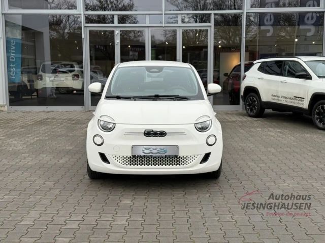 Fiat 500e +Keyless+Klimaaut.+Tempomat+Schildererkennung