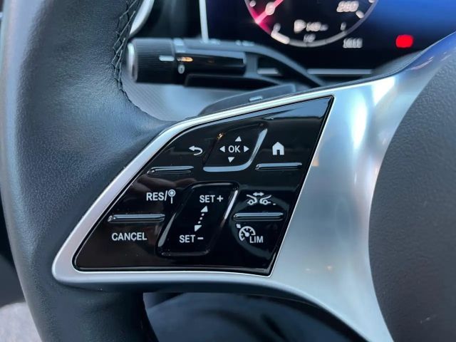 Mercedes-Benz C 180 AVANTGARDE Sedan