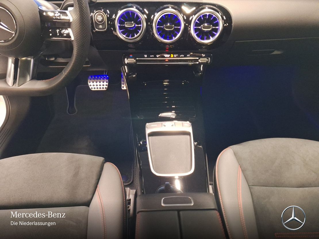 Mercedes-Benz CLA 180 AMG Line Coupé