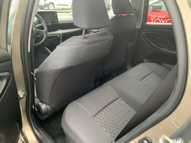 Toyota Yaris Hatchback Team D