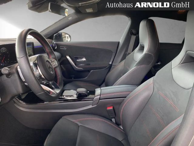 Mercedes-Benz CLA 200 AMG Line Shooting Brake