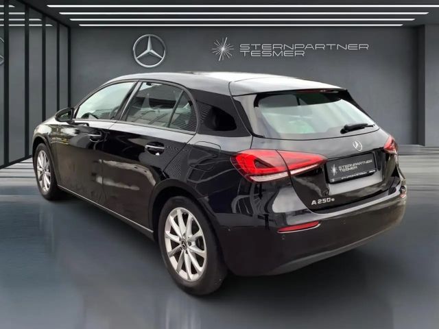 Mercedes-Benz A 250 A 250 e