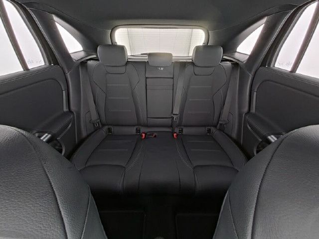 Mercedes-Benz EQA 300 4MATIC