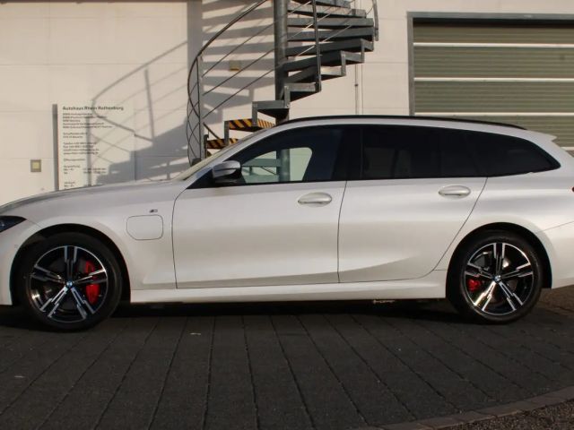 BMW 330 330e M-Sport Touring xDrive