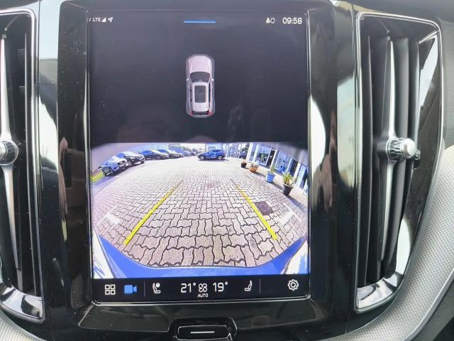 Volvo XC60 AWD Dark Plus