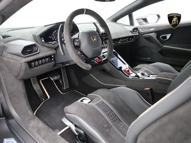 Lamborghini Huracan n Sterrato MY24 I NERO NEMESIS MATT I AD PERSONAM I