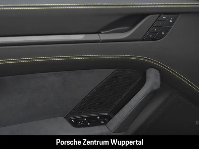 Porsche 992 4 Coupé GTS Targa